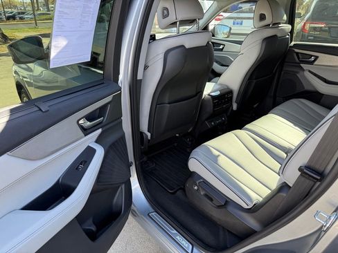 Used 2023 Acura MDX SH-AWD w/ Advance Package image 13