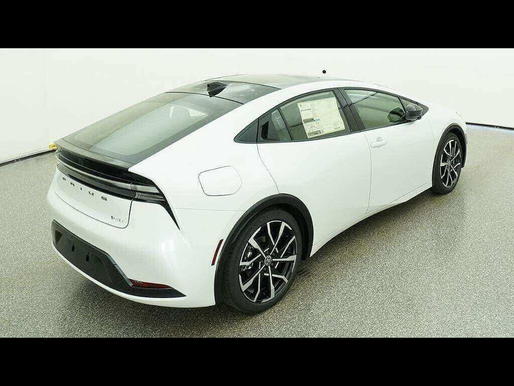 New 2026 Toyota Prius Plug-In Hybrid FWD image 27