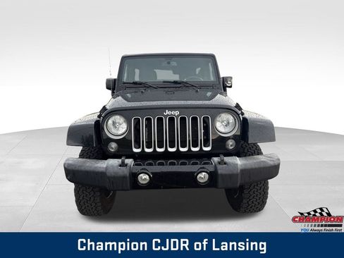 Used 2016 Jeep Wrangler Unlimited Sahara AWD/4WD image 10