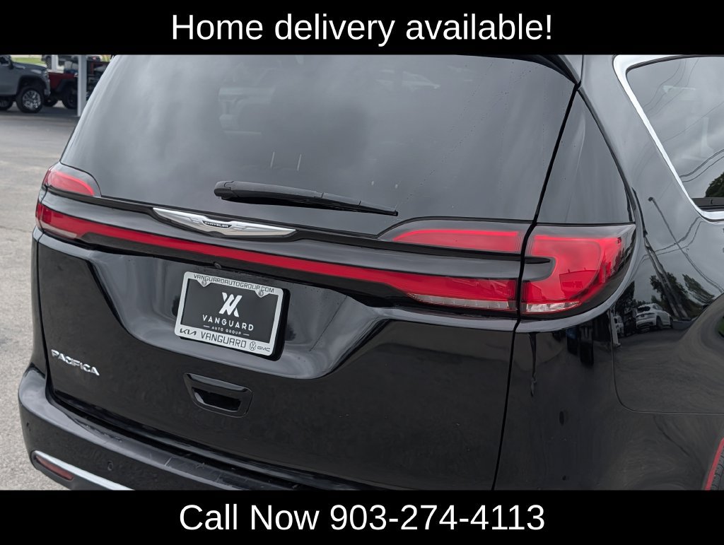 Used 2024 Chrysler Pacifica Touring-L FWD image 9