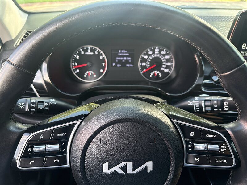 Used 2022 Kia Seltos EX AWD/4WD image 35