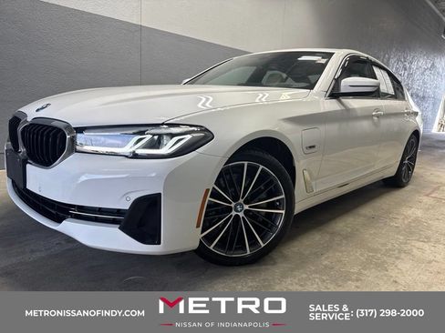 Used 2023 BMW 530e xDrive w/ Premium Package AWD/4WD image 1