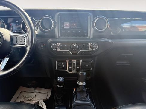 Used 2021 Jeep Wrangler Unlimited Sahara AWD/4WD image 11