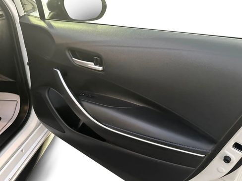 Used 2020 Toyota Corolla SE image 21