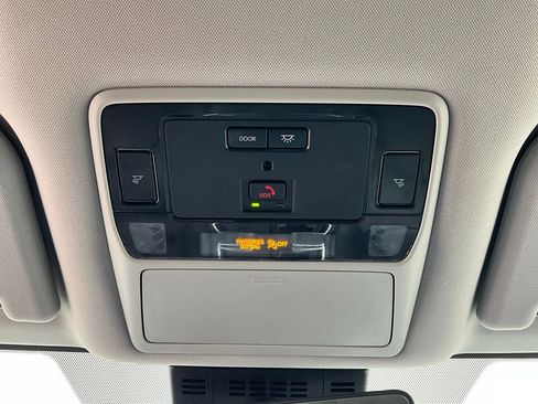 Used 2025 Toyota Grand Highlander XLE image 18