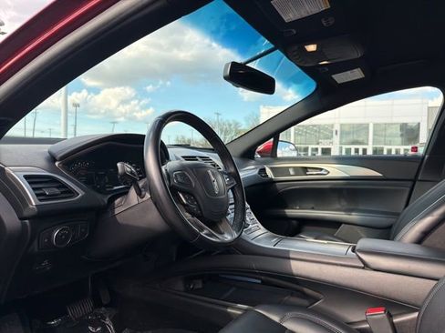 Used 2018 Lincoln MKZ Premiere image 16