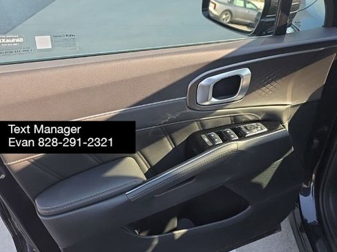 Used 2025 Kia Sorento SX FWD image 8