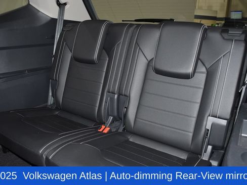 Used 2025 Volkswagen Atlas SEL AWD/4WD image 29