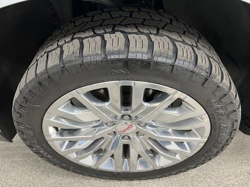 Used 2023 GMC Yukon Denali AWD/4WD image 13