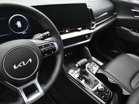 Used 2025 Kia Sportage SX image 26