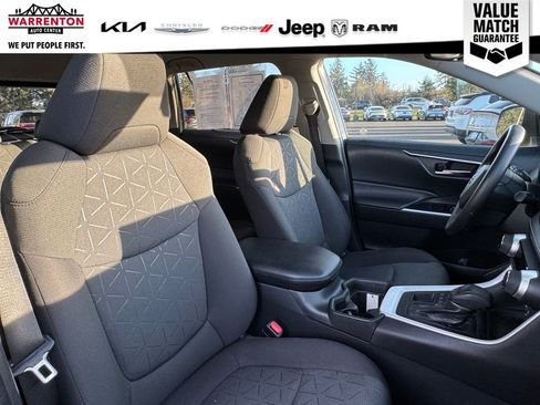 Used 2021 Toyota RAV4 XLE image 31