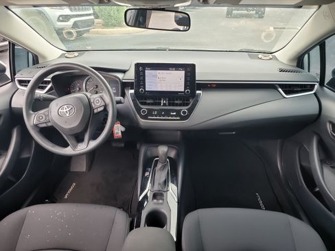 Used 2022 Toyota Corolla LE FWD image 13