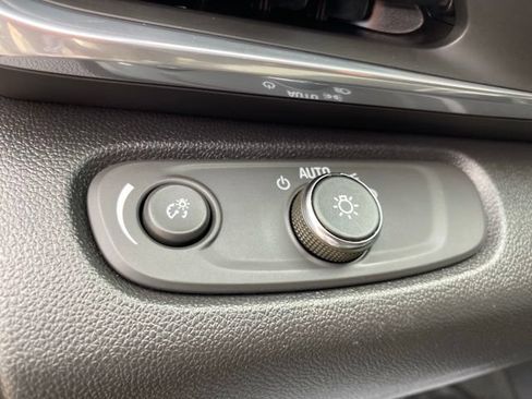 Used 2024 Buick Envista Preferred w/ Convenience I Package FWD image 17