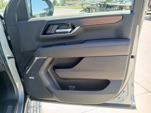 New 2026 GMC Yukon Denali w/ Denali Reserve Package AWD/4WD image 19
