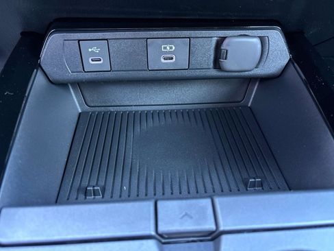 New 2026 Toyota Prius LE image 13