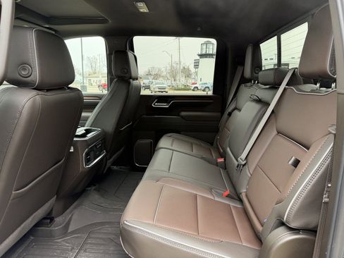 New 2025 GMC Sierra 3500 Denali w/ Denali Reserve Package image 23