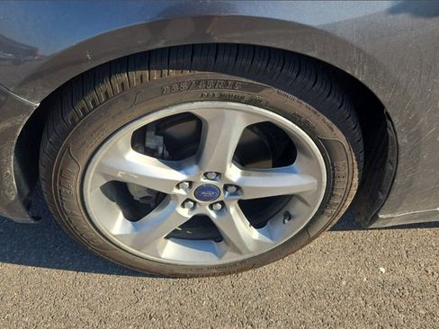 Used 2015 Ford Fusion SE image 22