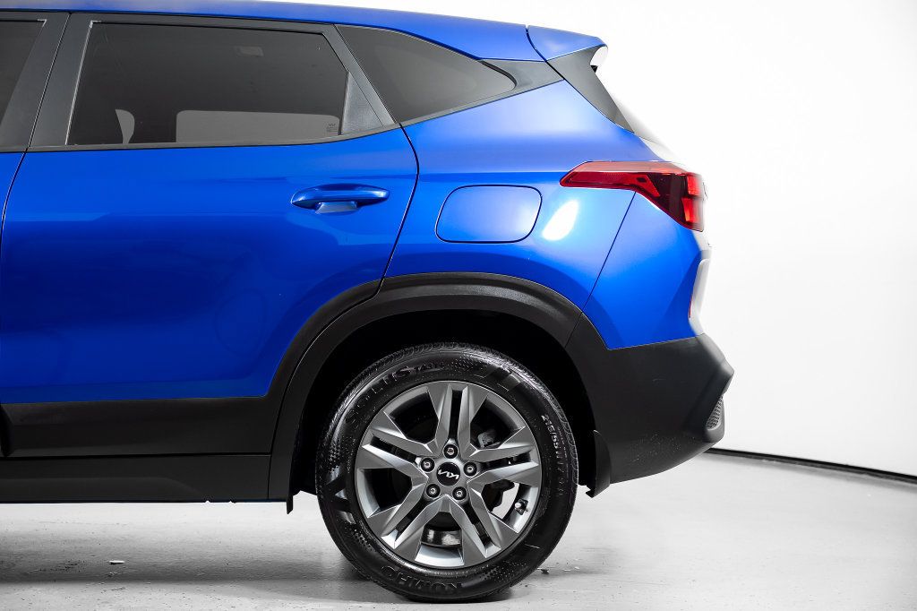 Used 2023 Kia Seltos LX AWD/4WD image 13