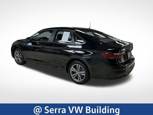 Certified 2023 Volkswagen Jetta SE w/ Panoramic Sunroof Package image 3