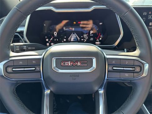 Used 2024 GMC Canyon Elevation image 18