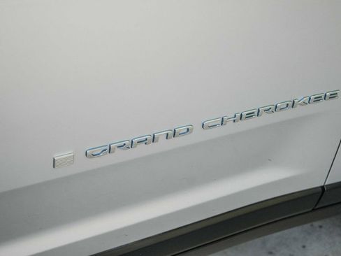 Used 2022 Jeep Grand Cherokee Limited 4xe w/ Luxury Tech Group II AWD/4WD image 12