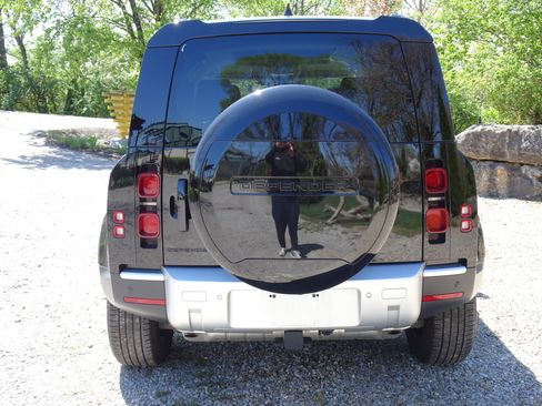 Certified 2025 Land Rover Defender 110 S image 4