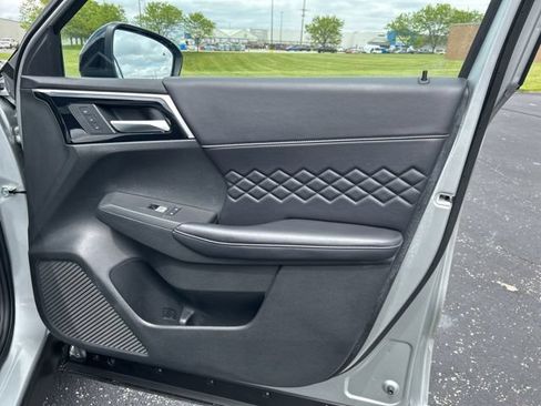 Used 2025 Mitsubishi Outlander 4WD Plug-In Hybrid image 24