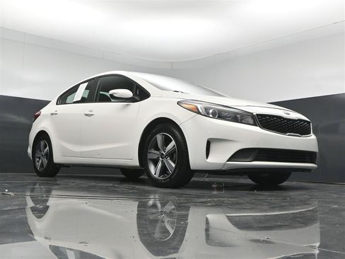 Used 2018 Kia Forte S FWD image 19