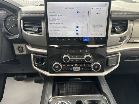 Used 2024 Ford Expedition XLT image 29