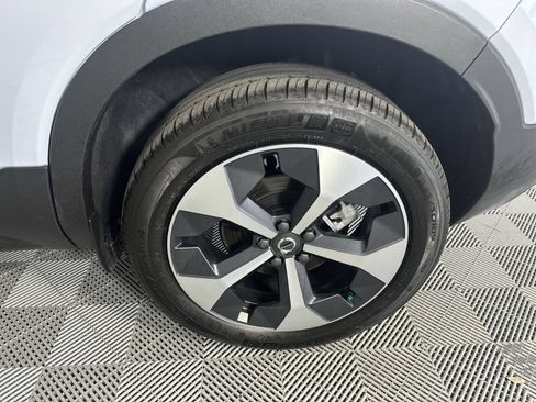 Used 2026 Volvo XC40 B5 Plus AWD/4WD image 10