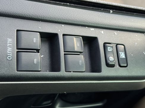 Used 2013 Toyota 4Runner SR5 image 17