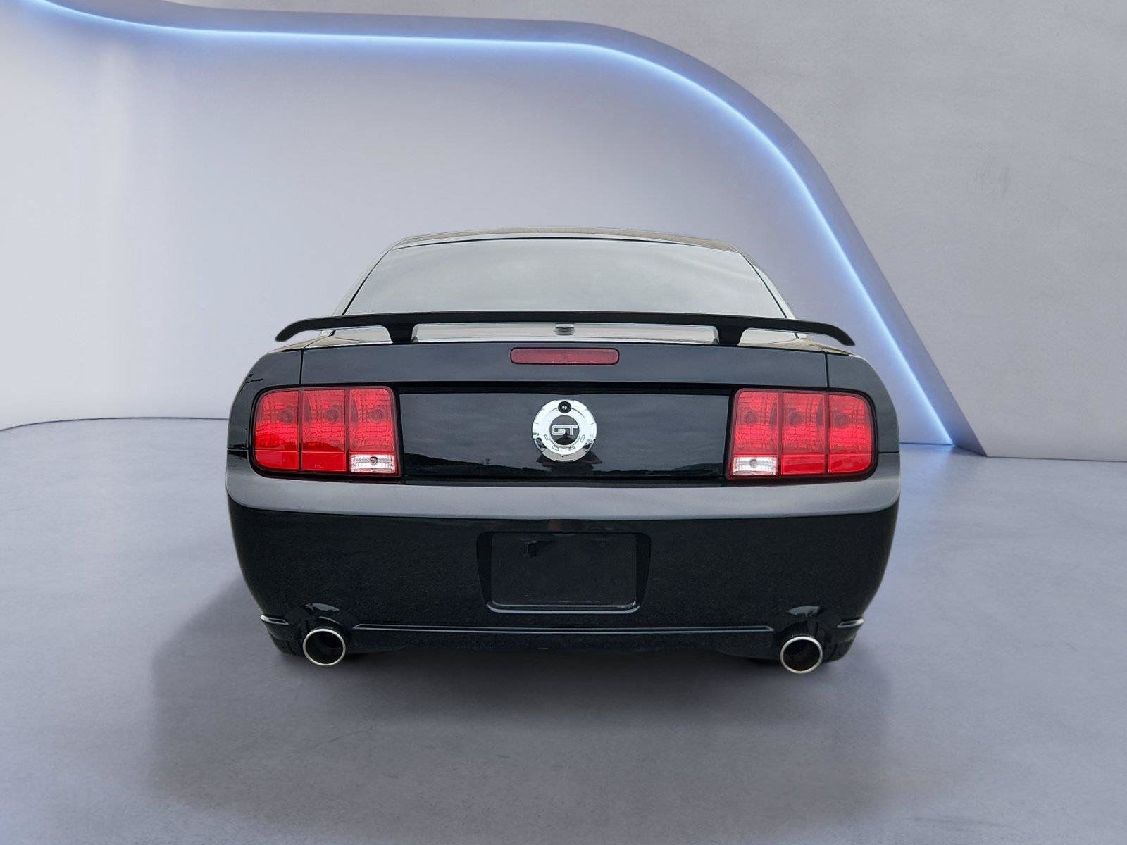 Used 2009 Ford Mustang GT RWD image 4