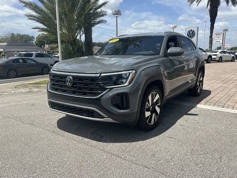Certified 2024 Volkswagen Atlas Cross Sport SE image 2