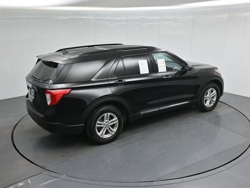 Certified 2022 Ford Explorer XLT image 44