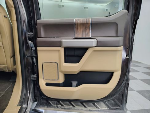 Used 2019 Ford F150 Lariat AWD/4WD image 16