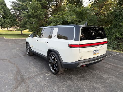 Used 2022 Rivian R1S Launch Edition AWD/4WD image 7