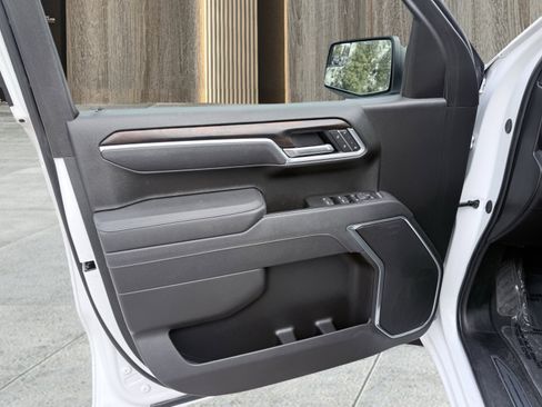 Used 2025 GMC Sierra 1500 SLT image 24