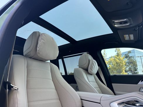 New 2026 Mercedes-Benz GLS 580 4MATIC image 17