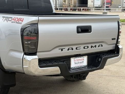Used 2023 Toyota Tacoma TRD Off-Road image 6