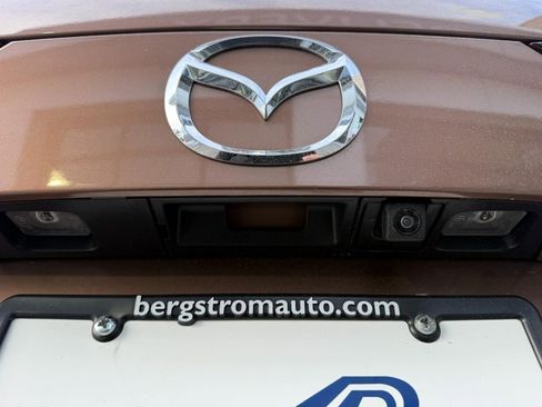 Used 2025 MAZDA CX-70 Plug-In Hybrid w/ Premium Pkg image 12