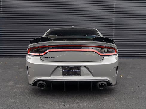 Used 2019 Dodge Charger Scat Pack w/ Daytona Edition Group RWD image 26