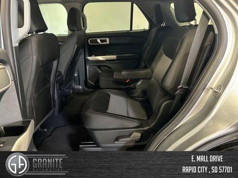 Used 2024 Ford Explorer XLT AWD/4WD image 26