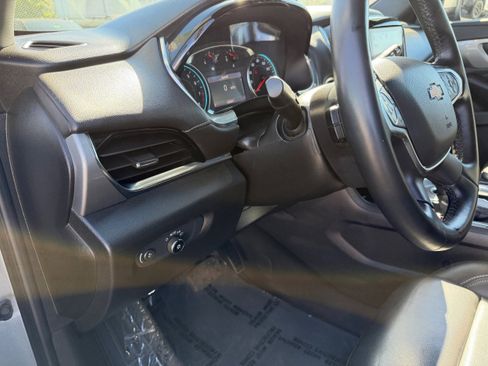 Used 2023 Chevrolet Traverse LT image 26