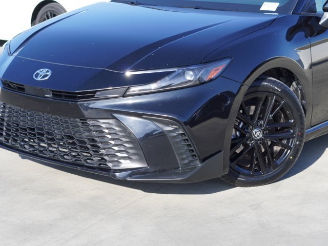 Used 2025 Toyota Camry SE FWD image 6
