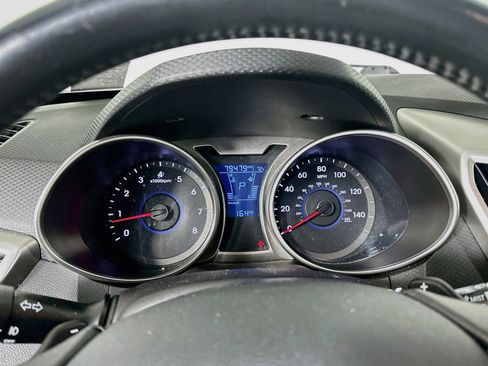 Used 2017 Hyundai Veloster Value Edition FWD image 18