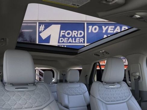 New 2026 Ford Explorer Platinum w/ LUX Leather Package AWD/4WD image 22