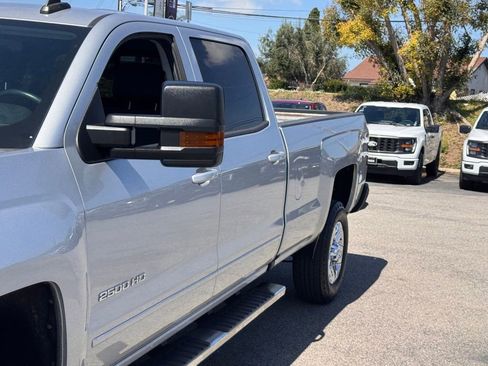 Used 2019 Chevrolet Silverado 2500 LT w/ LT Convenience Package RWD image 9