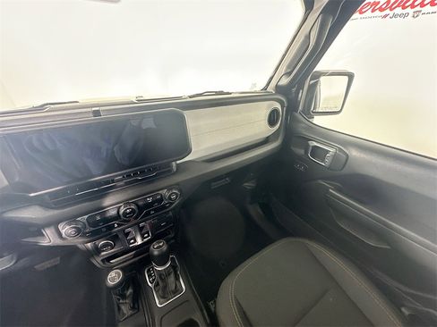 Used 2024 Jeep Wrangler Sport S image 11