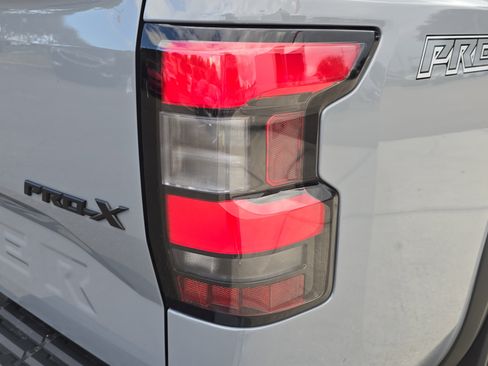 Used 2024 Nissan Frontier Pro-X image 11