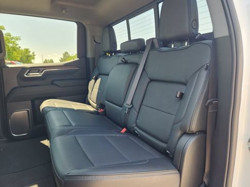 Used 2024 GMC Sierra 1500 Denali w/ Denali Reserve Package AWD/4WD image 4
